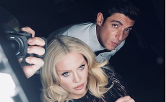 Madonna saluda en desfile a Alberto Guerra ...  pero ignora a Zuria Vega, la esposa del actor