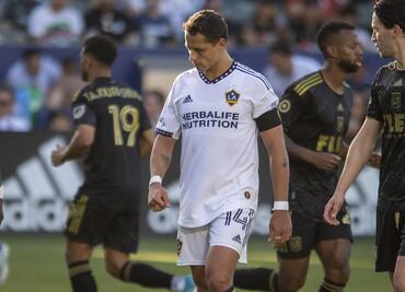 Chicharito Hernández y su noble gesto con un pequeño aficionado