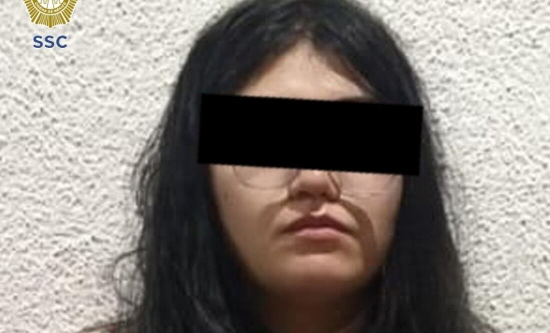 Rescatan a niña abandonada dentro de un auto en Álvaro Obregón (03/11/2025). Foto: Especial