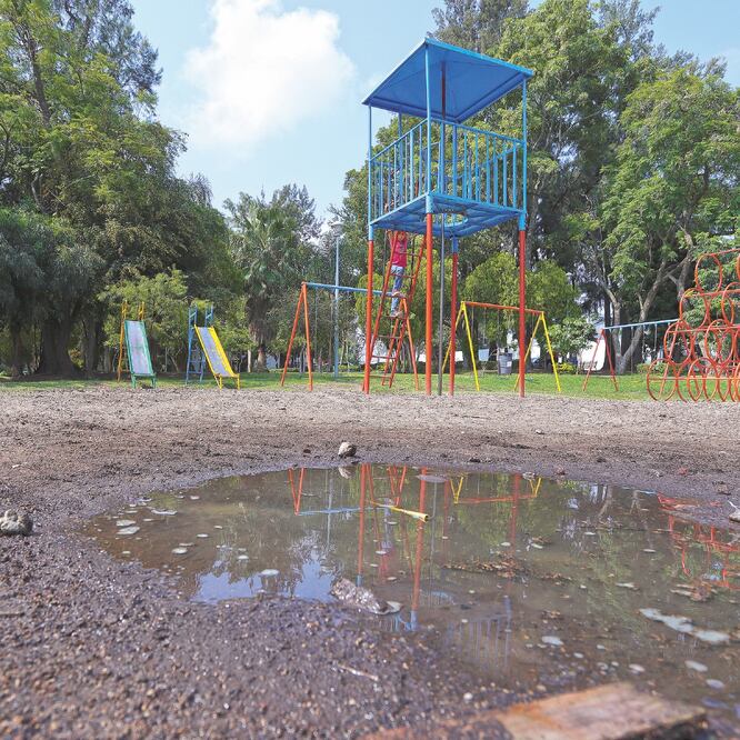 La colonia Huentitán es uno de los sitios donde se reportan más casos de dengue en la Zona Metropolitana de Guadalajara. FOTOS: CARLOS ZEPEDA. EL UNIVERSAL