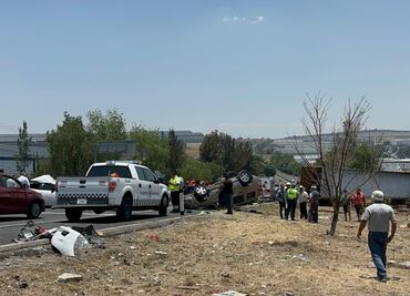 Registran cierre de la autopista Chamapa-Lechería por choque que dejó 4 personas lesionadas