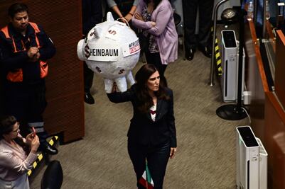 Reclaman “cochinitos” y “pasiones bajas”