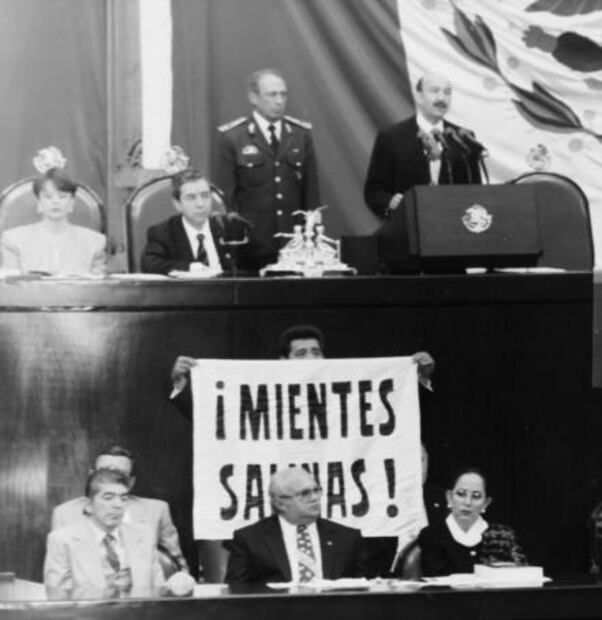 El informe: de la ovación presidencial en las calles, al cuestionamiento en las redes sociales