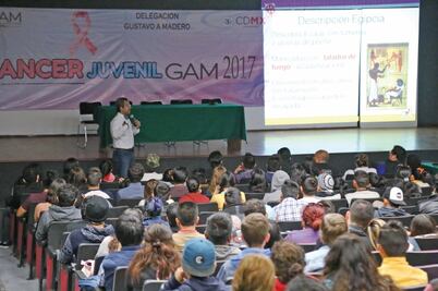 Instruyen a jóvenes sobre el cáncer
