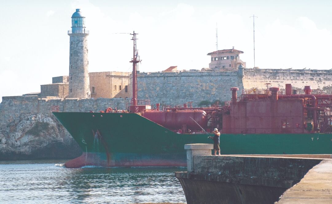 Pemex crece cargamentos de petróleo crudo a Cuba. Foto: de Stock