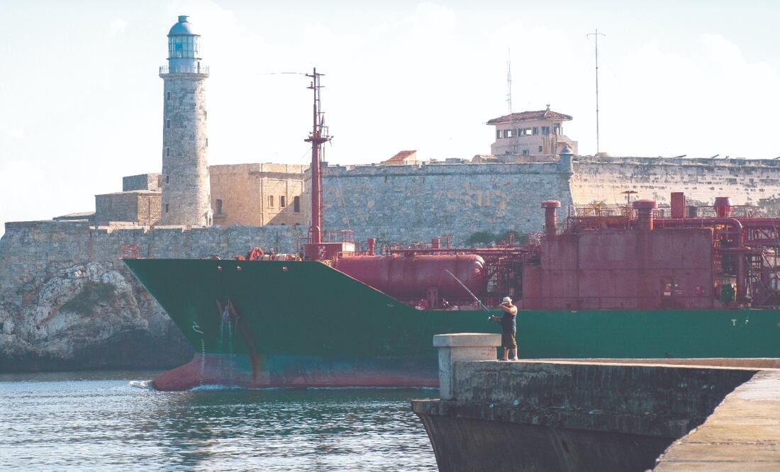 Pemex crece cargamentos de petróleo crudo a Cuba. Foto: de Stock