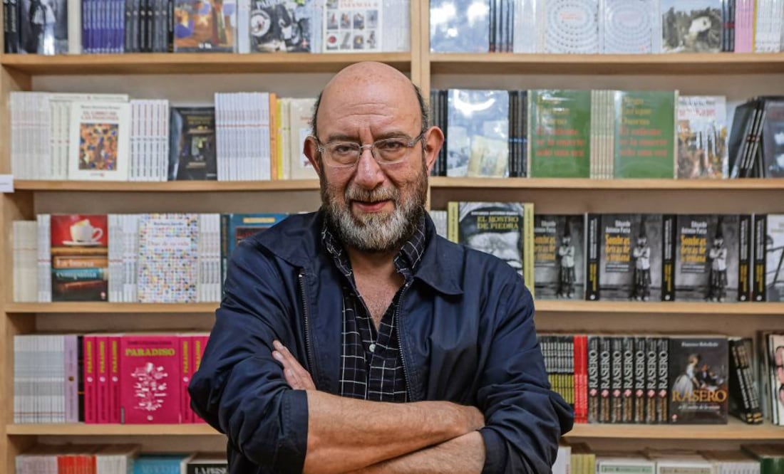 Eduardo Antonio Parra, además de escribir novelas, ha publicado cuentos que la editorial Era compiló en el libro Sombras detrás de la ventana. Crédito: Gabriel Pano/ El Universal