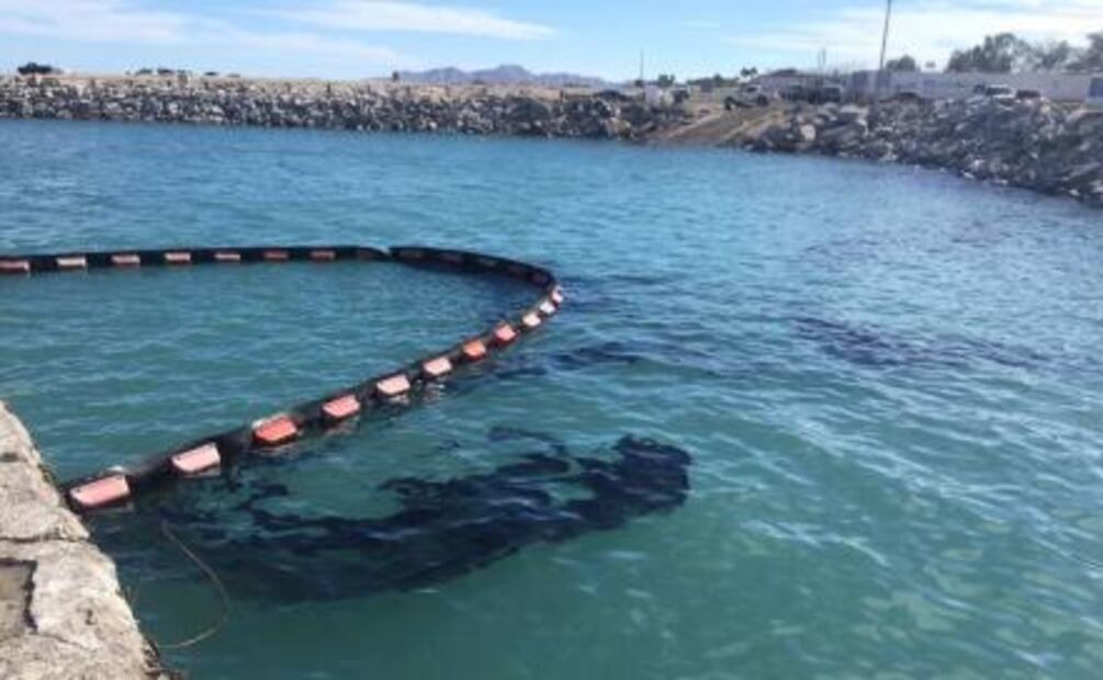 Atienden hundimiento de barco en San Felipe, BC