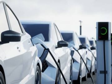 Gobierno crea dudas en red de carga de autos eléctricos