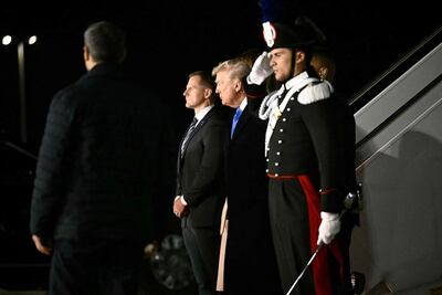 Trump llega a Roma para el funeral del papa Francisco; es su primer viaje internacional desde que volvió al poder