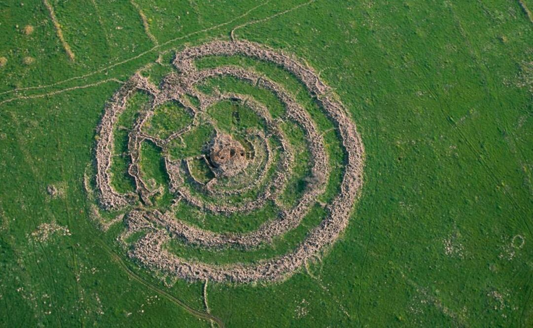 Este monumento prehistórico de piedra pasó desapercibido durante siglos, ya que es invisible desde el suelo. (FOTO: Especial)
