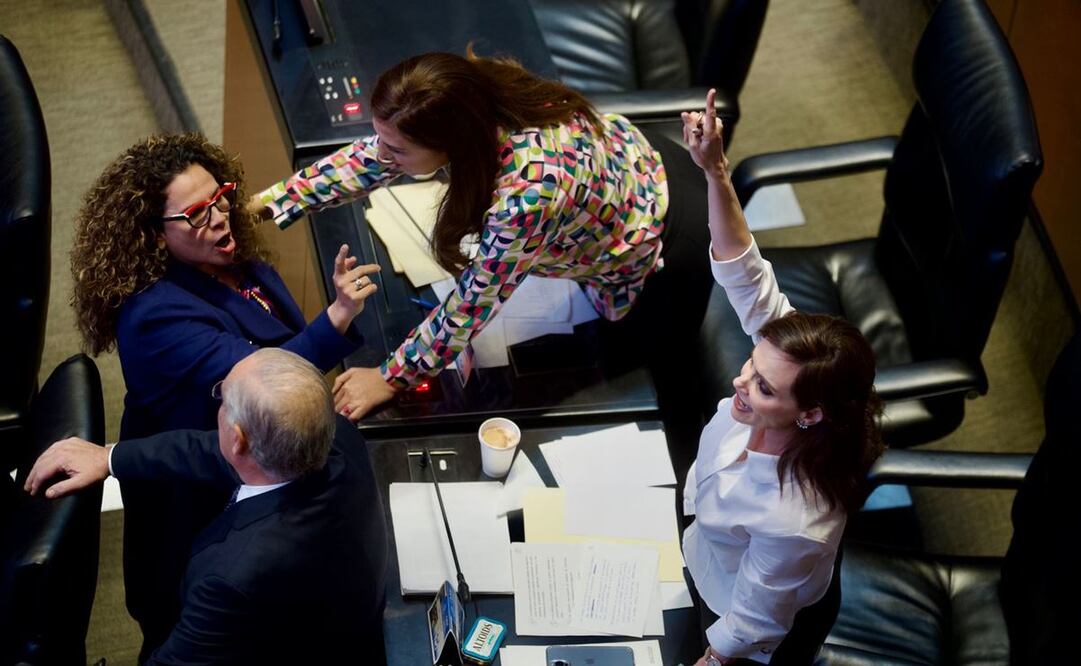 Senadora Rocío Abreu ataca a Lilly Téllez por su vida sentimental. Foto: Germán Espinosa / EL UNIVERSAL 