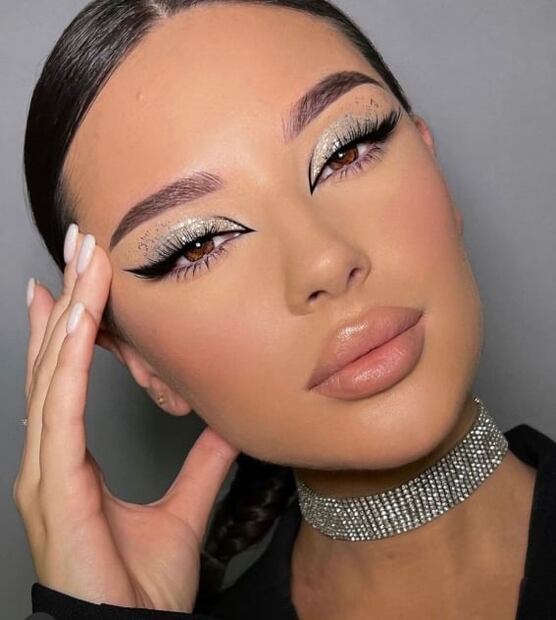 5 formas de dominar la tendencia de sombras plateadas