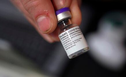 Enfermera vacuna a ancianos y luego da positivo a Covid-19; aislan a 66 personas