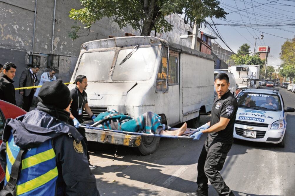 En las últimas dos décadas, 2011 fue el año más violento, debido a que en los primeros 4 meses se contabilizaron 7 mil 335 denuncias por homicidio doloso (ARCHIVO EL UNIVERSAL)