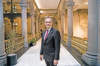 “Me voy limpio, sí quiero ser fiscal”, dice Mancera