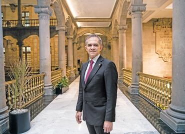 “Me voy limpio, sí quiero ser fiscal”, dice Mancera