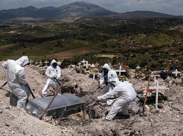 Mexico could release its complete COVID-19 death toll in 2 years