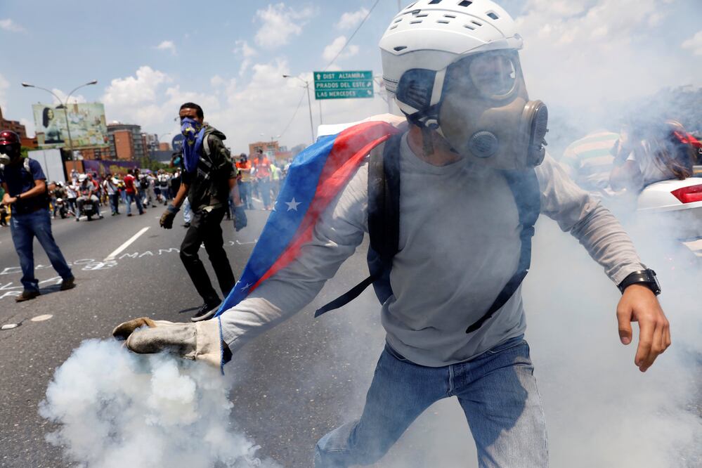 La Fiscalía de Venezuela informó que hay 437 lesionados y  mil 289 personas arrestadas (Foto: Reuters)