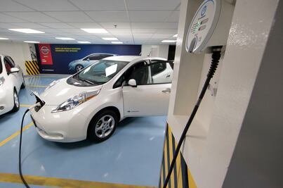 Pide PAN placas y tenencia gratis para autos eléctricos