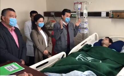 Funcionarios de gobierno visitan a Pedro, becario accidentado