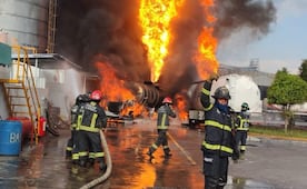 Se registra incendio en empresa ubicada en Tlalnepantla; hay cuatro personas lesionadas por quemaduras