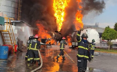 Se registra incendio en empresa ubicada en Tlalnepantla; hay cuatro personas lesionadas por quemaduras
