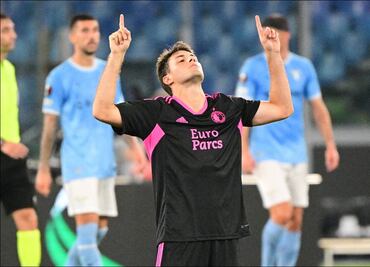 Esta fue la razón por la que en el Feyenoord se molestaron con Santiago Giménez