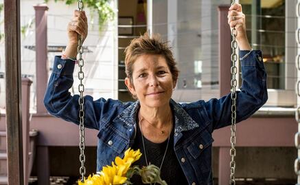 La escritora que buscó una esposa para su marido, murió