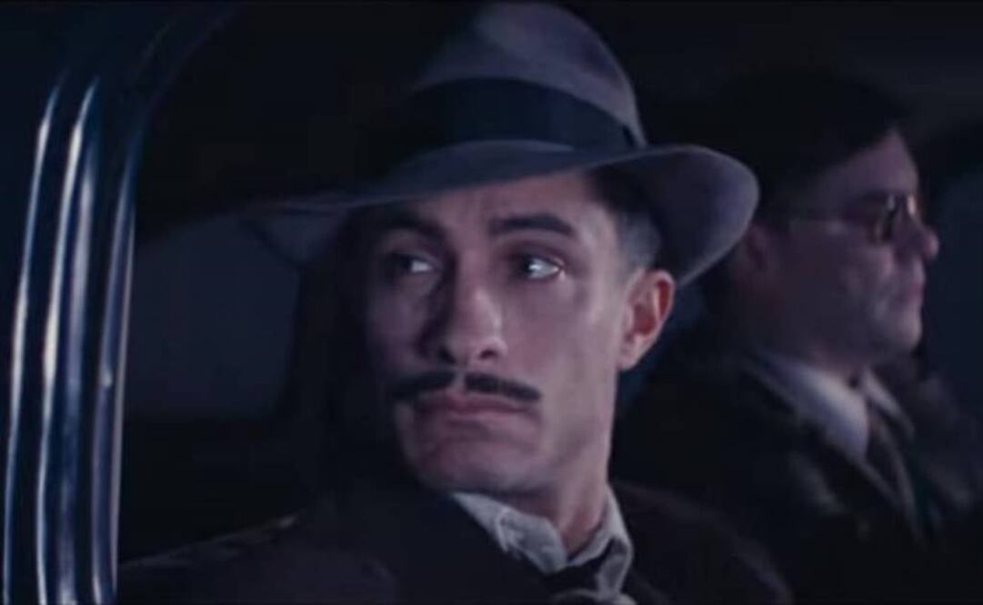 La cinta chilena "Neruda", protagonizada por Gael García, quedó fuera de la lucha por el Oscar. FOTO: Captura.