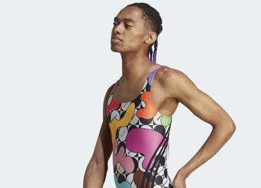 Adidas lanza colección femenina "Pride 2023"... ¿modelada por hombres?