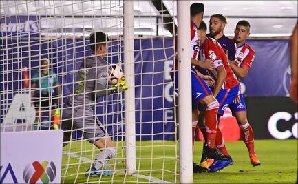 ¿Entró el balón en el remate de Miguel Barbieri en el San Luis vs Toluca?