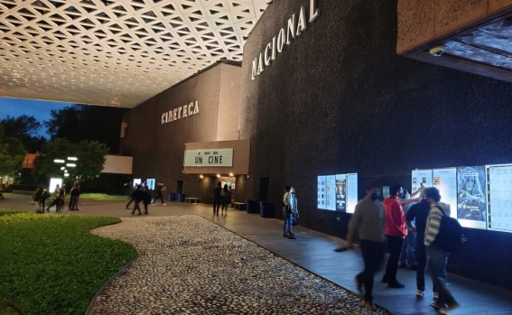 Lyn May da esperanza a muchos cantantes frustrados