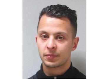 Sospechoso de atentados en París se queda sin abogados