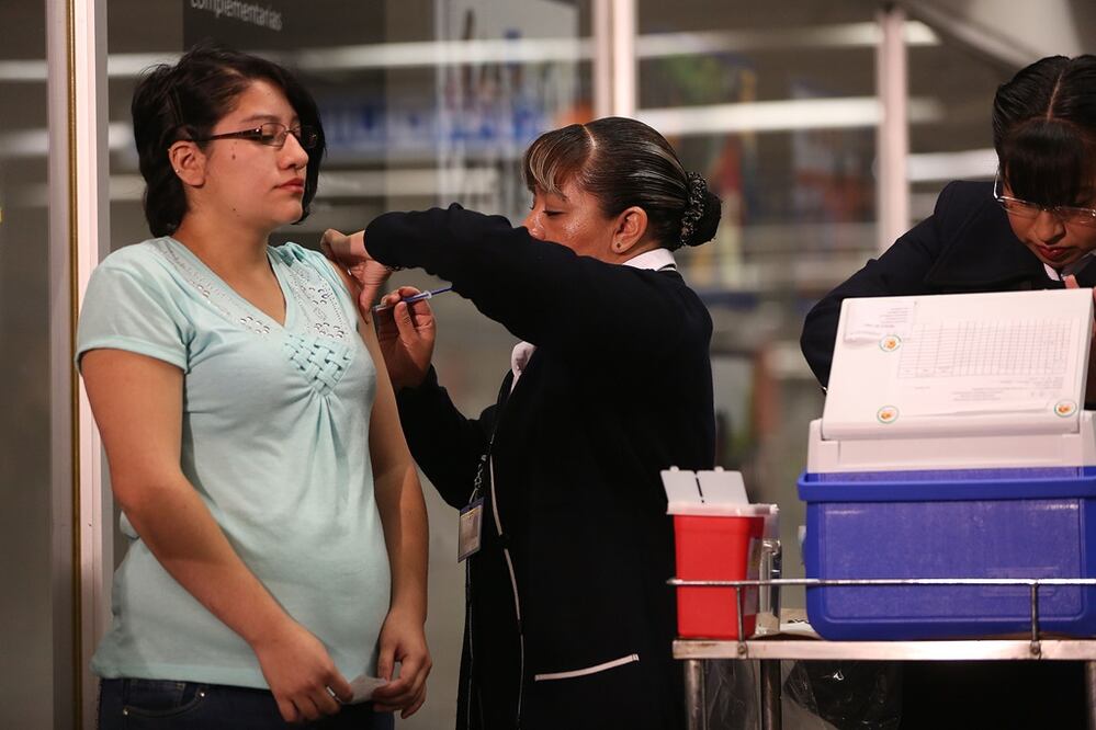 Este miércoles se puso a la venta en farmacias de México la vacuna Pfizer contra Covid-19. Foto: EL UNIVERSAL