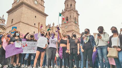 Exigen justicia por el asesinato de la maestra Jessica