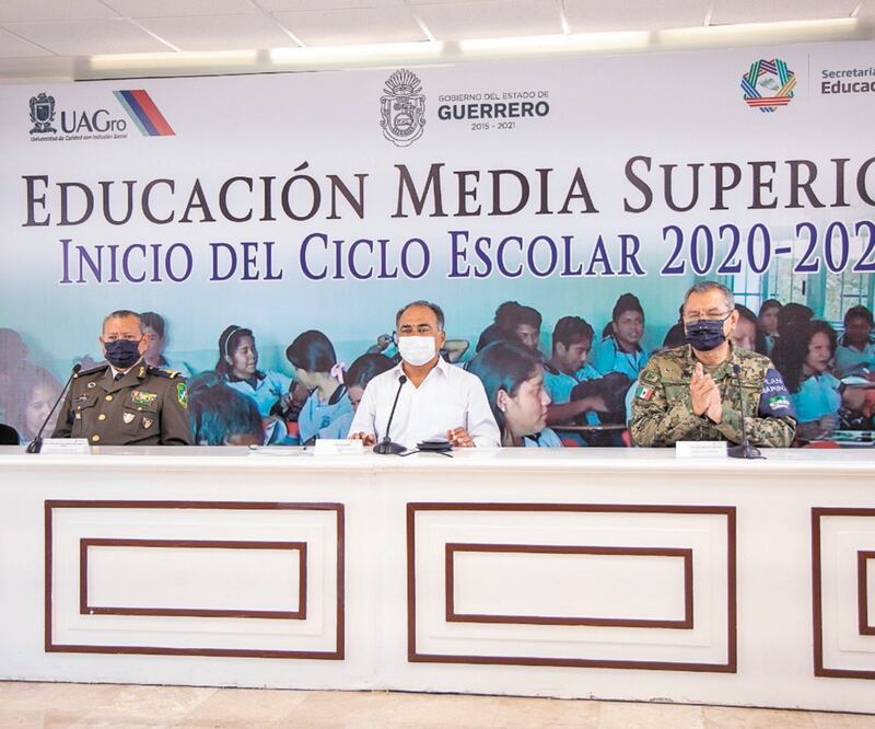 El gobernador inauguró el ciclo escolar virtual de educación media superior 2020-2021, en las instalaciones de la 27 Zona Militar. Foto: Especial