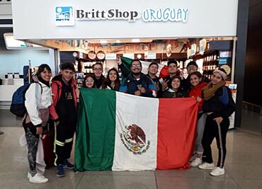 Bailarines mexicanos quedan varados en Uruguay; acusan fraude por parte de agencia de viajes