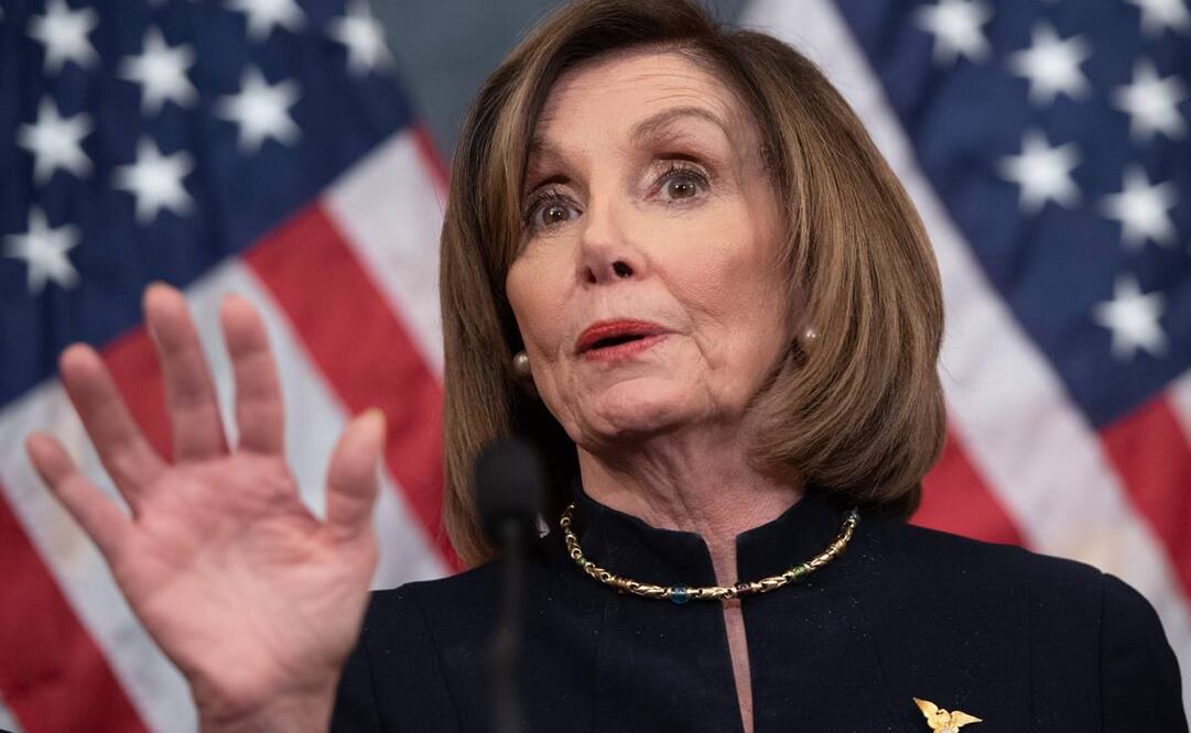 Pelosi todavía no ha enviado los cargos que aprobó la semana pasada la Cámara de Representantes (Foto: AFP)