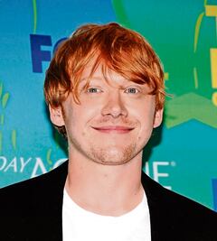 Multan a Rupert Grint por deber impuestos
