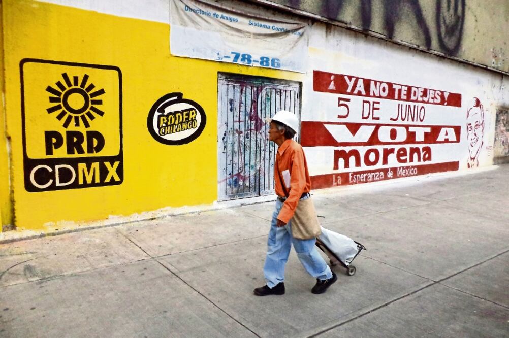 Pese a la veda electoral, partidos como Morena y el PRD no quitaron su publicidad de las bardas. En las pintas se llama explícitamente al voto por estos institutos políticos (GERARDO SUÁREZ. EL UNIVERSAL)