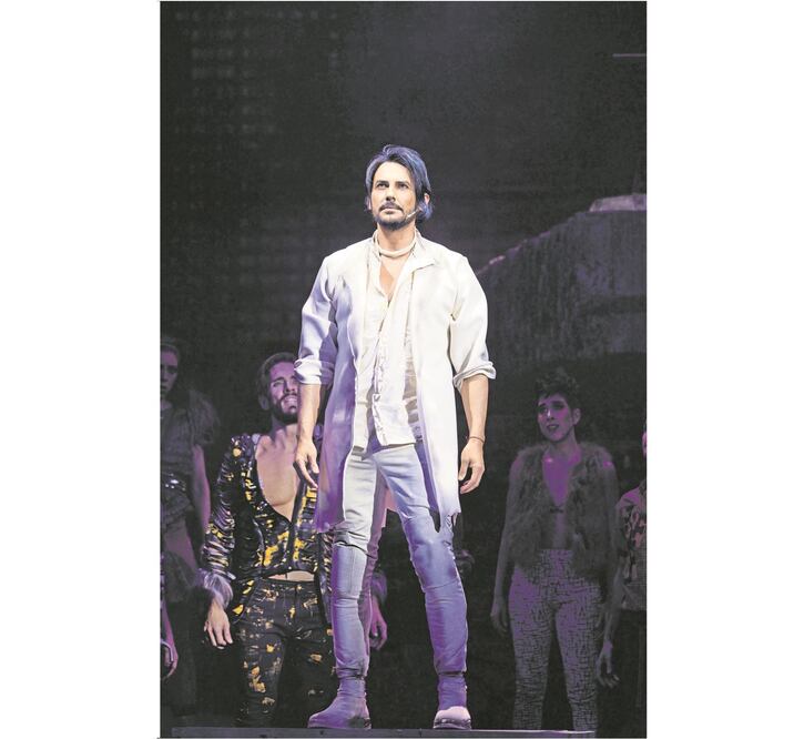 Beto Cuevas da vida a Jesús en Jesucristo superestrella. FOTO/LUIS REYES 