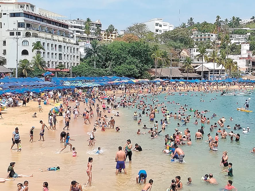 Durante el segundo fin de semana largo de este año, la ocupación hotelera fue del 82.1% en los principales destinos de Acapulco, Ixtapa-Zihuatanejo y Taxco. Archivo/El Universal