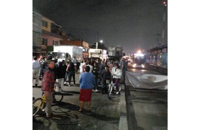 Bloquean durante varias horas la avenida Central; demanda agua potable en Ciudad Azteca
