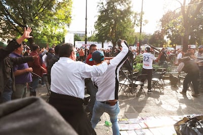 Militantes de Morena y PRD arman trifulca en Coyoacán