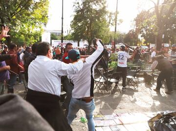 Militantes de Morena y PRD arman trifulca en Coyoacán