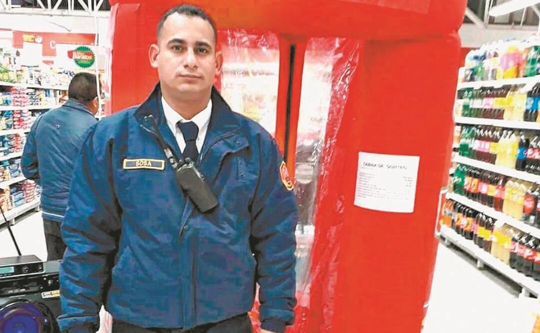 Yosimar Reyes Sosa afirma que en su trabajo le dieron guantes, cubrebocas, gel y un líquido desinfectante especializado. Foto: CORTESÍA