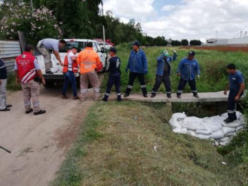 Desalojan a vecinos en Irapuato por fuga de hidrocarburo