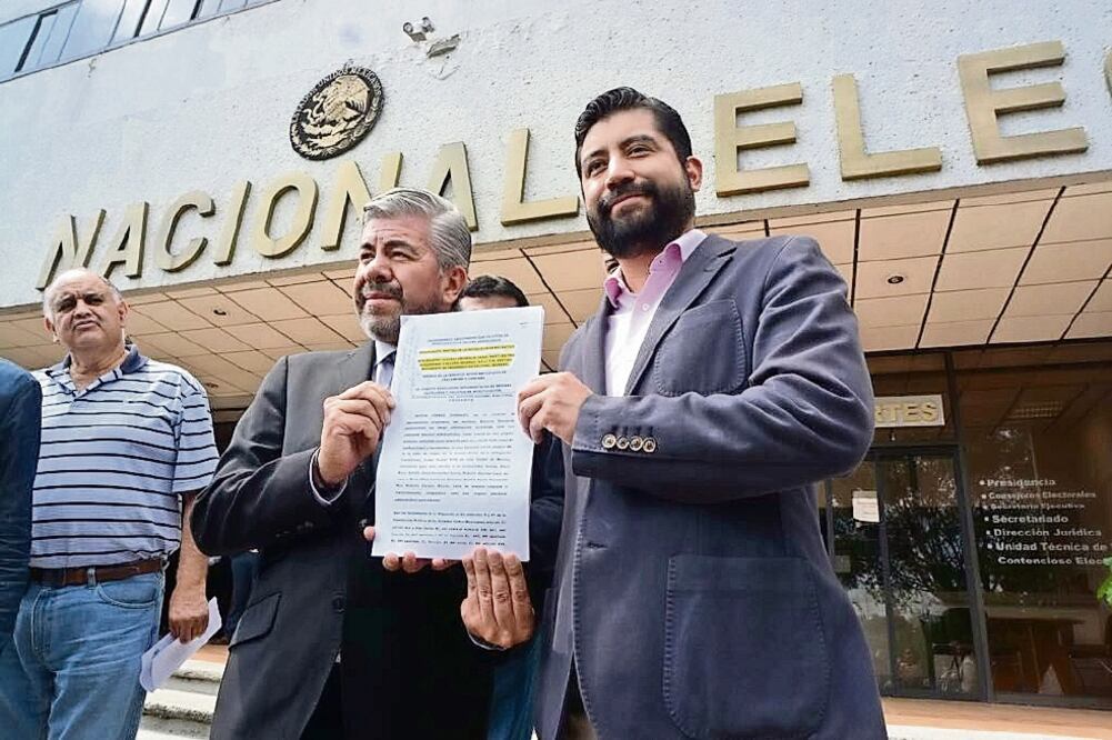 Raúl Flores exige investigar de dónde se financian las ligas de YouTube y hasta espectaculares de los cuatro aspirantes de Morena al gobierno de la CDMX (TOMADA DE TWITTER)