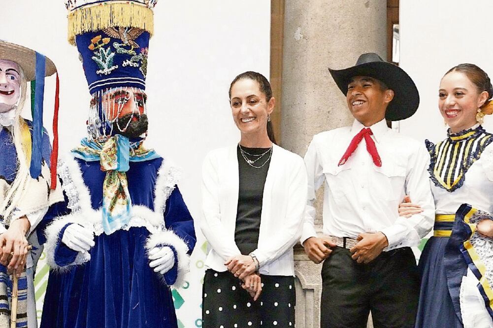 La jefa de Gobierno, Claudia Sheinbaum, durante la presentación del festival de la danza a realizarse del 29 de abril al 12 de mayo. / ESPECIAL